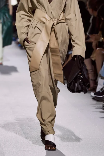 Look 34